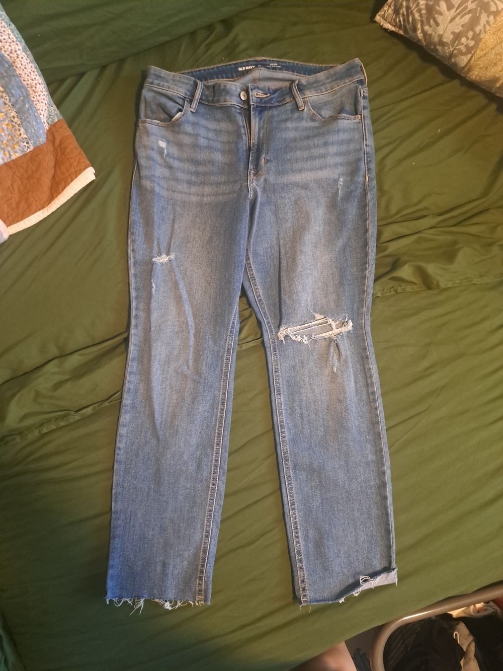 Old Navy Women's Distressed Light Blue Straight-Leg Jeans
